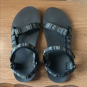 Men’s Size US 11 Teva Original Universal Sandals